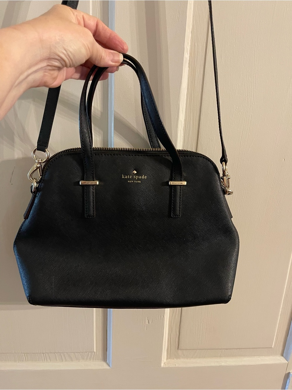 Kate Spade black leather handbag with gold hardware satchel/crossbody